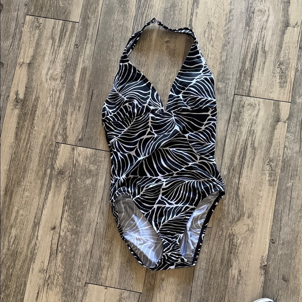 ☀️Speedo Black and White Leaf-Print One-Piece Swimsuit